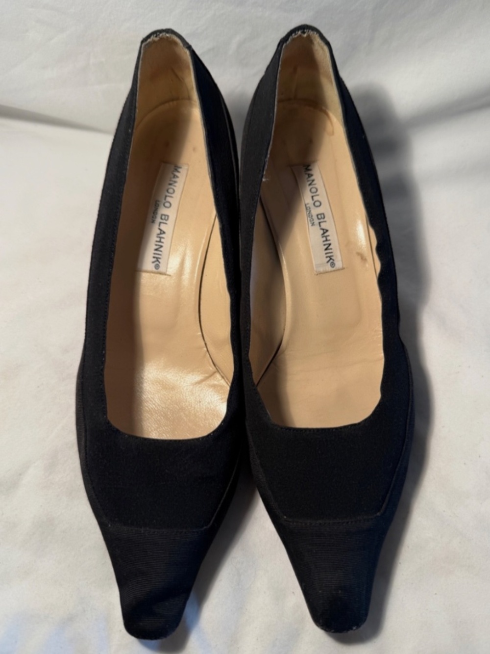 Vintage Manolo Blahnik Black Suede Pointed Toe Heels Size 39